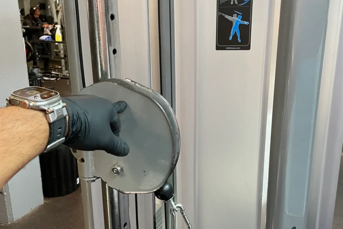 Gym cable machine Gym cable machine